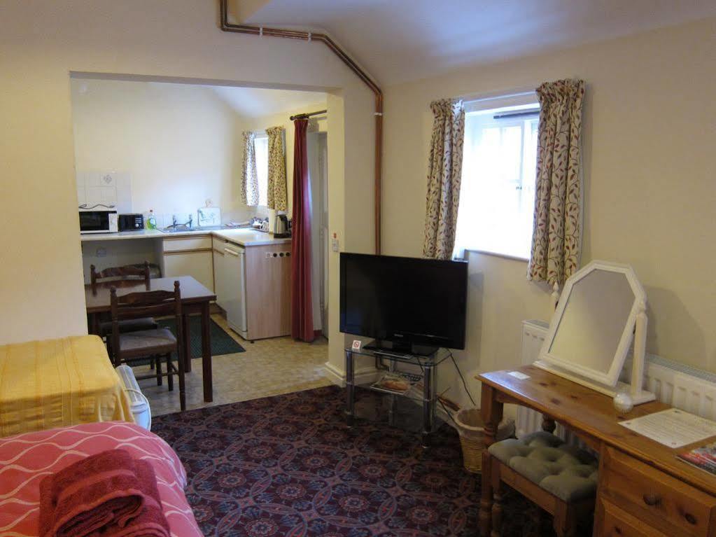 Black Swan Guest House Marton  Εξωτερικό φωτογραφία